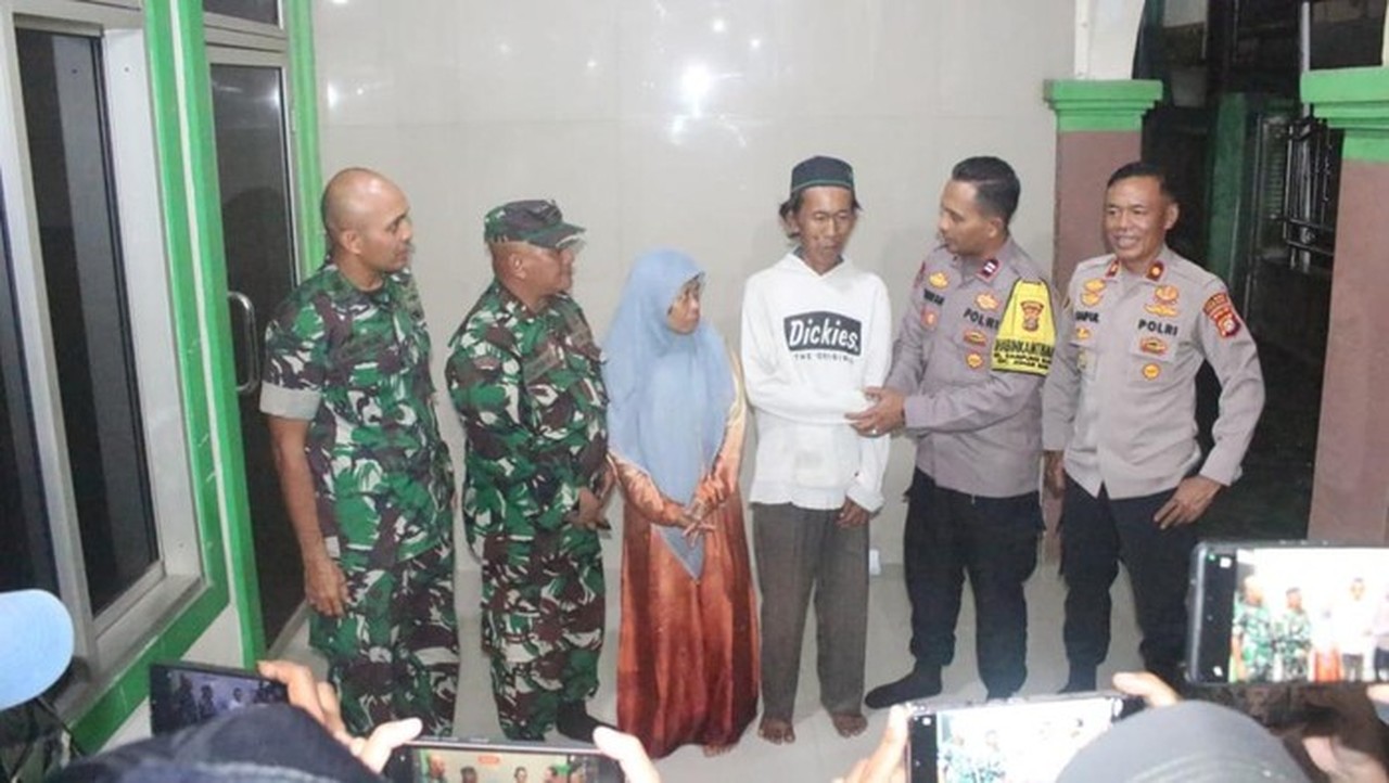 TNI-Polri Minta Maaf dan Beri Bantuan ke Pedagang Es Kue Jadul yang Viral di Kemayoran