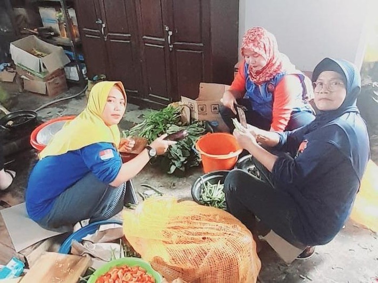 Banjir Pemalang: Mensos Pastikan Kebutuhan Dasar Korban Terpenuhi, 3 Tewas Banjir Pemalang: Mensos Pastikan Kebutuhan Dasar Korban Terpenuhi, 3 Tewas