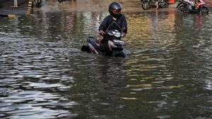 Banjir 150 Cm Rendam 18 RT di Jakarta, BPBD DKI Kerahkan Personel