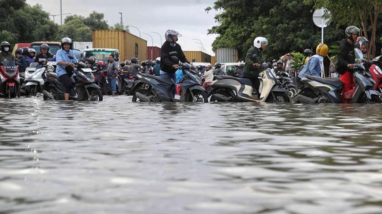 Banjir Jakarta Pagi Ini: 17 RT dan 2 Ruas Jalan Terendam Akibat Curah Hujan Tinggi