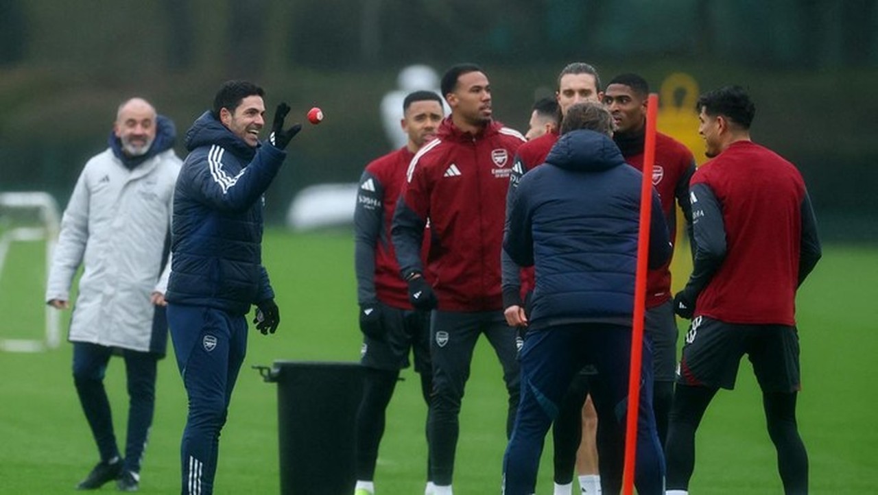 Arsenal Terpuruk, Mikel Arteta Kumpulkan Pemain untuk Redam Gejolak Internal
