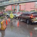 Banjir Rendam Jl Letjend Suprapto, Pengendara Dialihkan ke Jalur TransJakarta