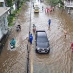 Banjir Landa Daan Mogot Jakbar, Arus Lalu Lintas Lumpuh Total Akibat Luapan Kali Mookervart