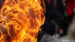 Gedung Kedubes Italia di Menteng Terbakar, 7 Unit Damkar Berjibaku Padamkan Api