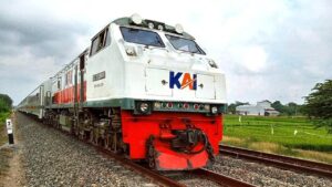 Penumpang KAI Siram Jalan dengan Jet Shower Toilet, PT KAI Beri Teguran Keras