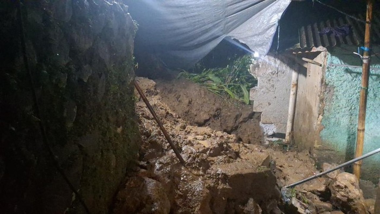 TPT Longsor di Bogor Akibat Hujan Deras, Satu Warga Tewas Tertimbun