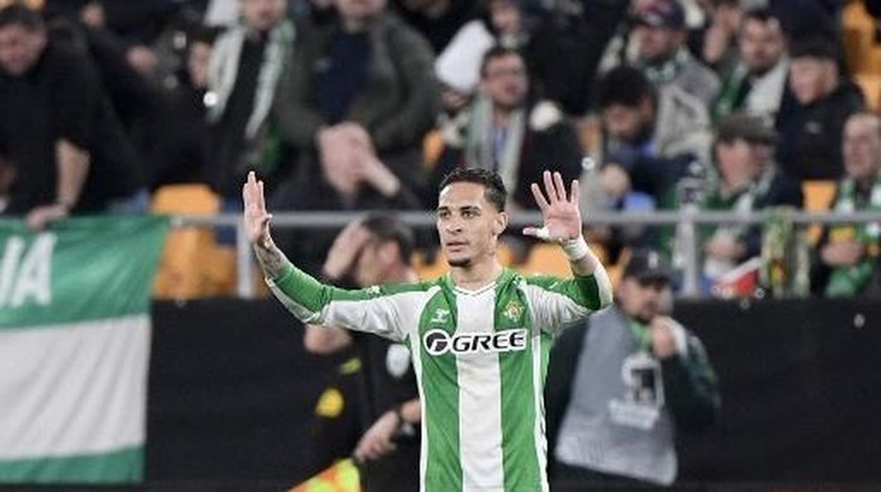 Antony Gemilang, Real Betis Melaju ke 16 Besar Liga Europa Usai Kalahkan Feyenoord