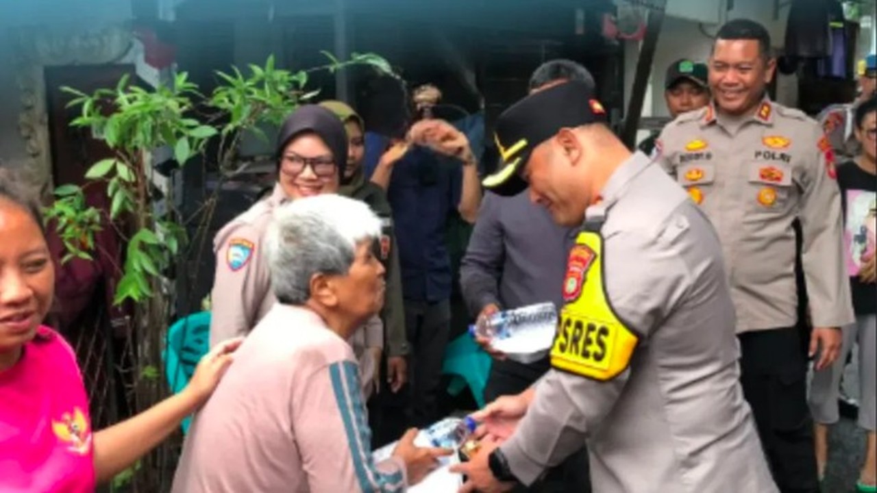 Kapolres Jaksel Blusukan ke Manggarai, Dengarkan Aspirasi Warga dan Antisipasi Tawuran Kapolres Jaksel Blusukan ke Manggarai, Dengarkan Aspirasi Warga dan Antisipasi Tawuran