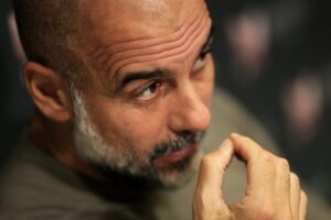 Pep Guardiola Pilu Dukung Palestina: “Kita Telah Meninggalkan Mereka Sendirian”