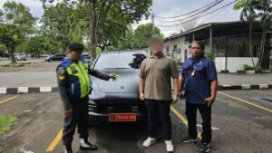 Pelat Dinas Kemhan Palsu di Porsche Cayenne Ternyata ‘Warisan’ dari Ayah Pengemudi