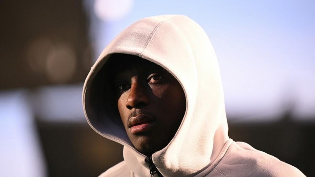 Randal Kolo Muani Alami Kecelakaan Mobil Ferrari di Jalan Tol M25