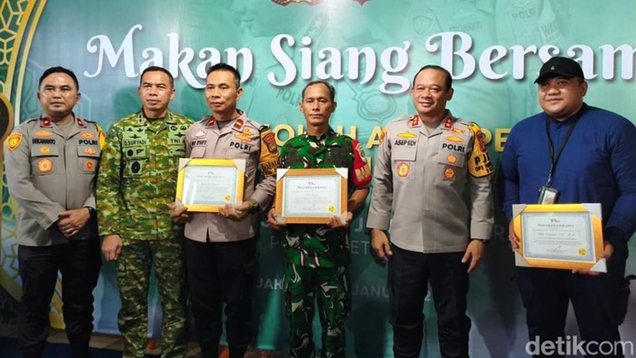 Kapolda Metro Jaya Apresiasi Bhabinkamtibmas Pendiri TPA di Srengseng, Jakarta Barat