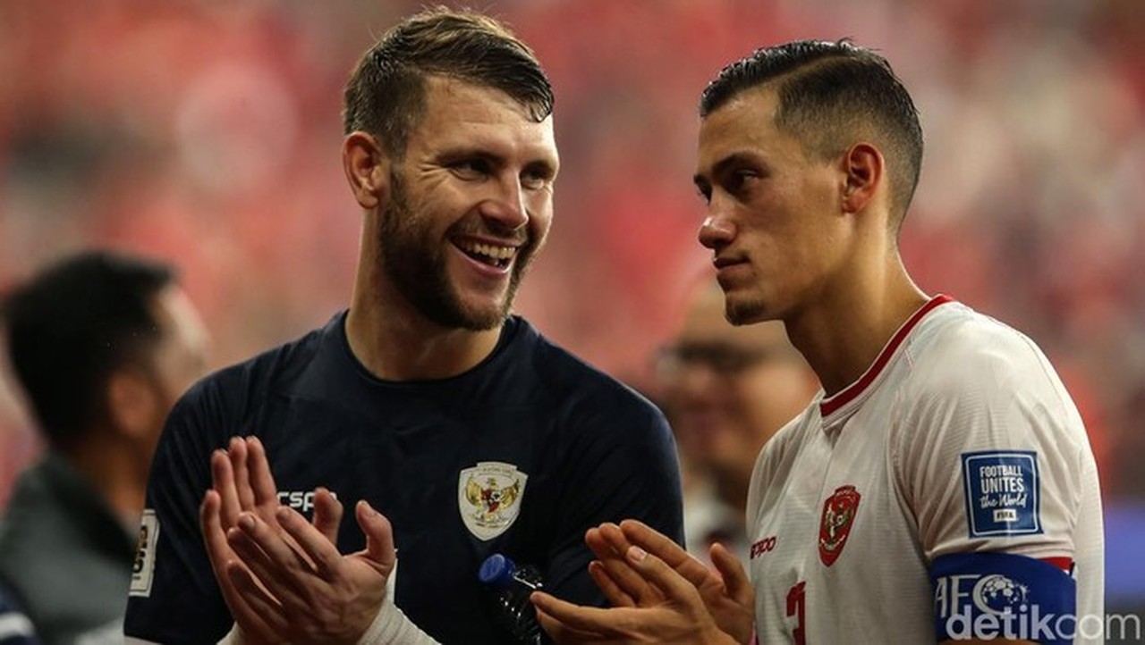 Ajax Amsterdam Sepakati Rekrutmen Maarten Paes, Kontrak 3,5 Tahun Menanti