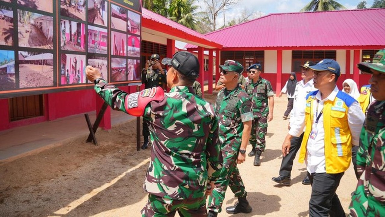 Akselerasi Pembangunan Huntara di Tiga Kabupaten Sumut Didorong Penuh Satgas PRR Akselerasi Pembangunan Huntara di Tiga Kabupaten Sumut Didorong Penuh Satgas PRR