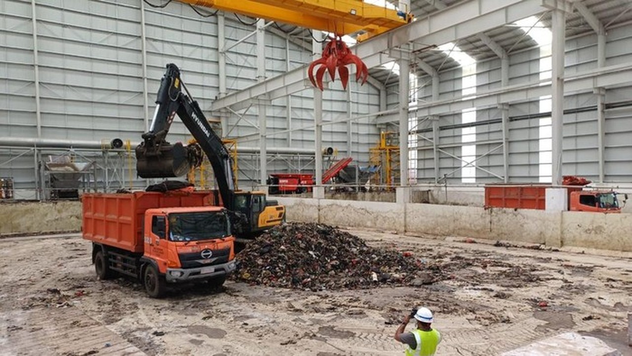 Bau Menyengat RDF Rorotan Kembali Picu Protes, Operasional Dihentikan Sementara Lagi Bau Menyengat RDF Rorotan Kembali Picu Protes, Operasional Dihentikan Sementara Lagi