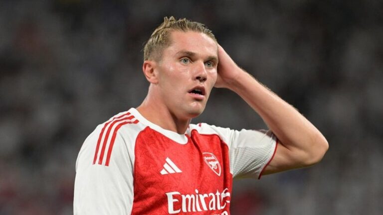 Viktor Gyokeres Didesak Tingkatkan Performa di Arsenal Pasca Laga Kontra Manchester United Viktor Gyokeres Didesak Tingkatkan Performa di Arsenal Pasca Laga Kontra Manchester United