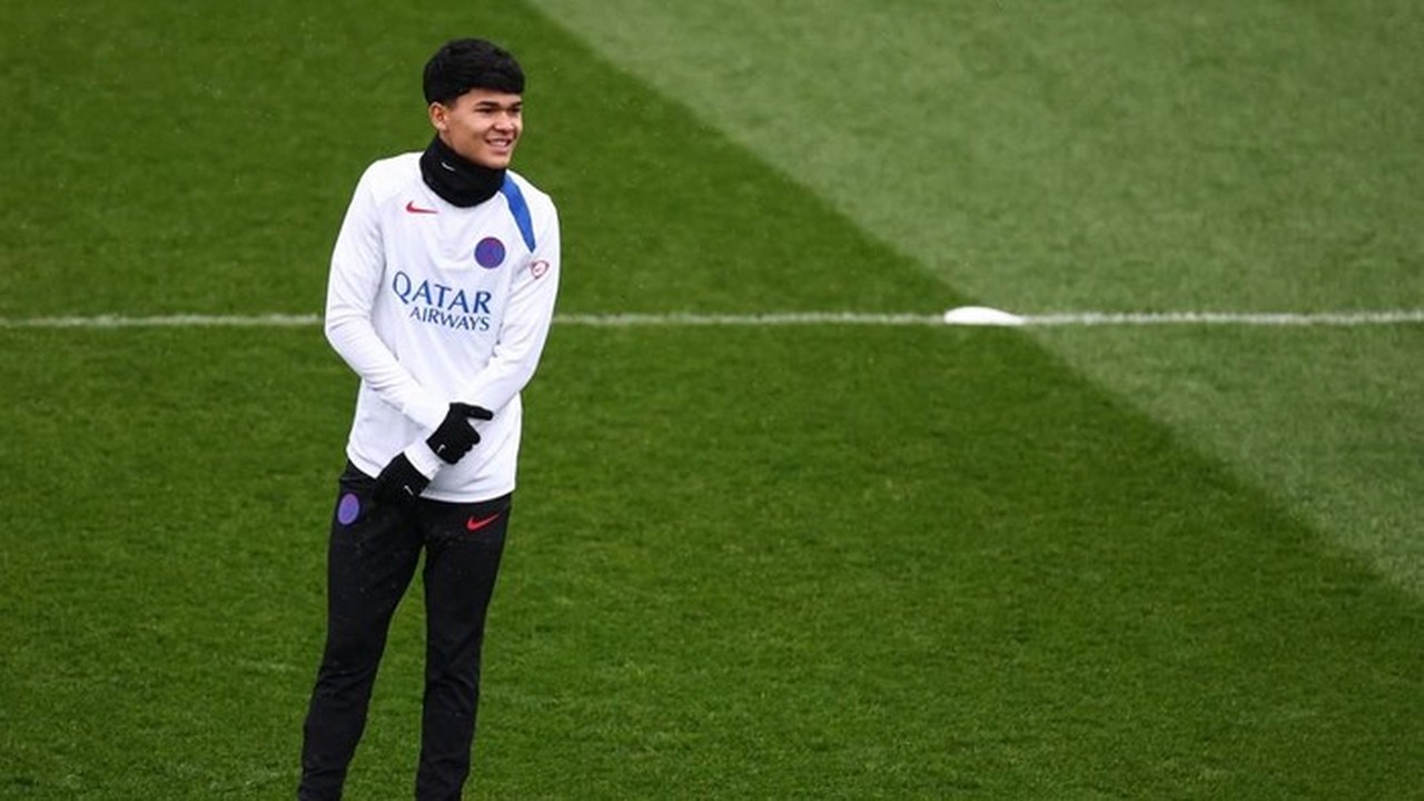 Hansi Flick Kecewa Berat Dro Fernandez Pilih Pindah ke Paris Saint-Germain