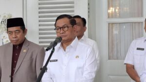 Pramono Anung Minta Dishub DKI dan KKP Atur Lalu Lintas Kapal di Muara Angke