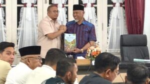 Andre Rosiade Terima Dokumen R3P Sumbar, Kawal Anggaran Pemulihan Pascabencana