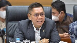 Bahlil Pastikan Adies Kadir Telah Mundur dari Golkar Jelang Jadi Hakim MK