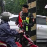 Polisi Lebak Bulus Edukasi Pengendara Lawan Arah dengan Pendekatan Religi