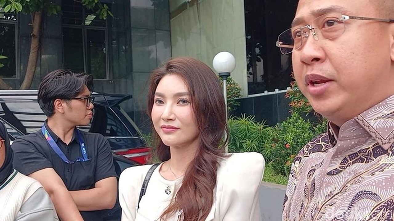 Sarwendah Serahkan Bukti Anak Kandung ke Polisi, Bantah Fitnah Akun TikTok