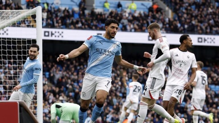 Manchester City Bungkam Salford 2-0, Pastikan Tiket Babak Kelima Piala FA 2025/2026 Manchester City Bungkam Salford 2-0, Pastikan Tiket Babak Kelima Piala FA 2025/2026