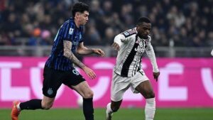 Bastoni Akui Salah Selebrasi Kartu Merah Kalulu, Fans Juventus Ancam Bunuh Istri dan Anaknya