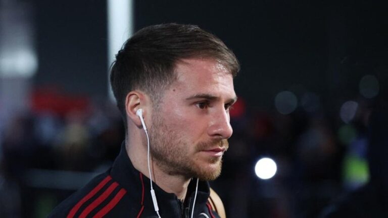 Ayah Alexis Mac Allister: Anak Saya Hanya Memikirkan Liverpool, Bukan MU Ayah Alexis Mac Allister: Anak Saya Hanya Memikirkan Liverpool, Bukan MU