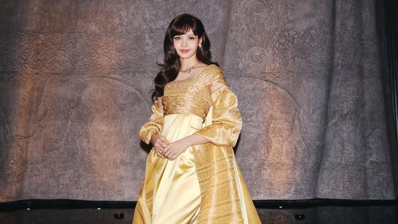 Adegan Berbahaya dan Penutupan Jalan di Kota Tua untuk Syuting Film Lisa BLACKPINK Adegan Berbahaya dan Penutupan Jalan di Kota Tua untuk Syuting Film Lisa BLACKPINK