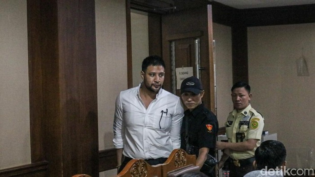 Kuasa Hukum Ammar Zoni Tolak Kesaksian Petugas Rutan Salemba dalam Sidang Narkoba