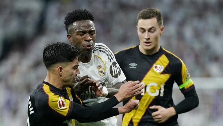 Kylian Mbappe Cetak Gol Penalti di Injury Time, Real Madrid Taklukkan Rayo Vallecano 2-1 Kylian Mbappe Cetak Gol Penalti di Injury Time, Real Madrid Taklukkan Rayo Vallecano 2-1