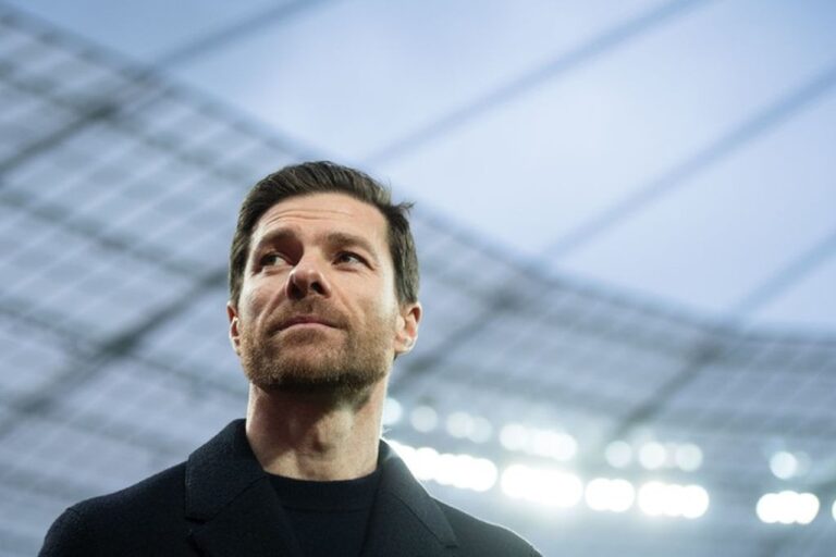 Emmanuel Petit Yakin Xabi Alonso Pilih Liverpool Jika Ada Tawaran dari Man City
