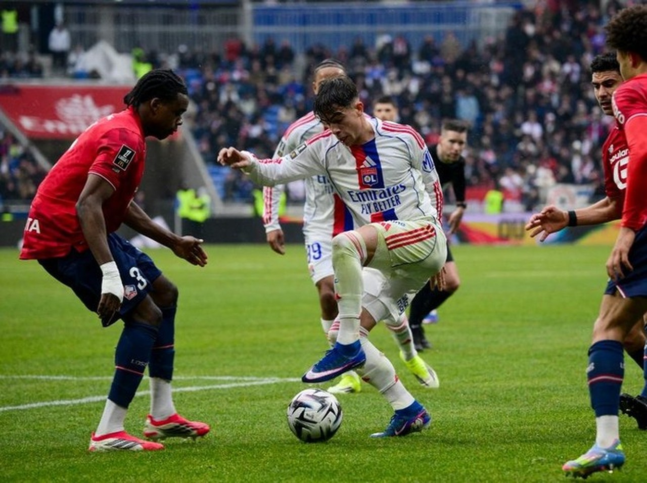 Lyon Bungkam Lille 1-0, Debut Calvin Verdonk Berakhir Pahit di Ligue 1