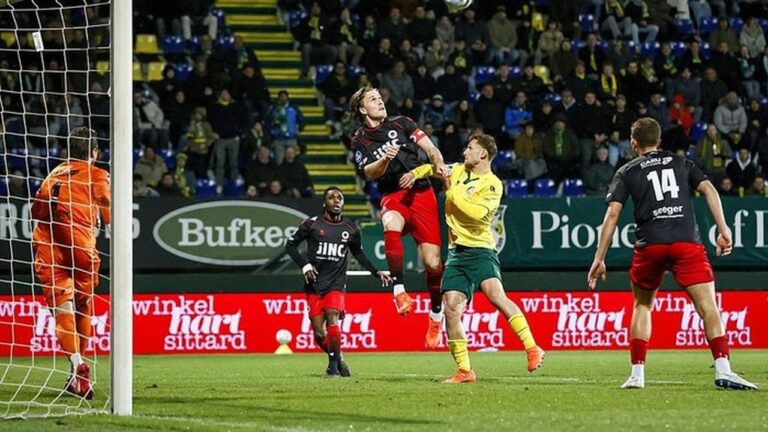 Justin Hubner Bawa Fortuna Sittard Ungguli Excelsior yang Diperkuat Miliano Jonathans di Liga Belanda Justin Hubner Bawa Fortuna Sittard Ungguli Excelsior yang Diperkuat Miliano Jonathans di Liga Belanda