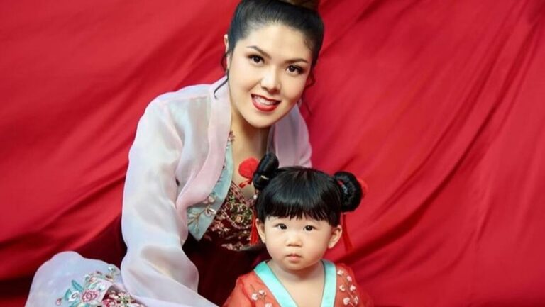 Tina Toon Blak-blakan Ungkap Perjuangan Fisik Usai Operasi Caesar, Tak Ambil Cuti Melahirkan Tina Toon Blak-blakan Ungkap Perjuangan Fisik Usai Operasi Caesar, Tak Ambil Cuti Melahirkan