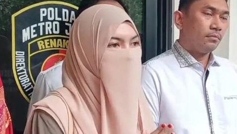 Konflik Inara Rusli dan Wardatina Mawa Berlanjut, Mawa Nikmati Peran Baru sebagai Selebritas