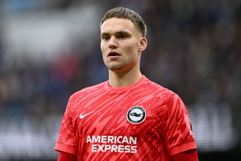 Chelsea Kembali Bidik Pemain Brighton, Kali Ini Incar Kiper Bart Verbruggen