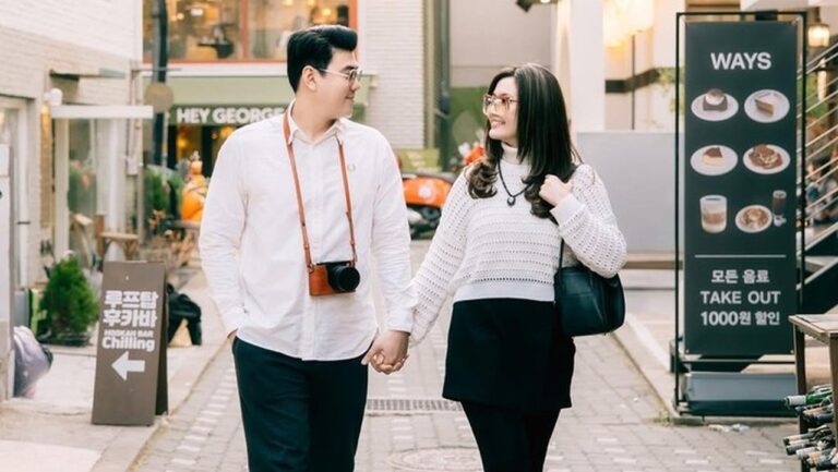 Asty Ananta Curi Perhatian dengan Konten ‘Random’, Sikap Kalem Suami Jadi Sorotan Netizen Asty Ananta Curi Perhatian dengan Konten ‘Random’, Sikap Kalem Suami Jadi Sorotan Netizen