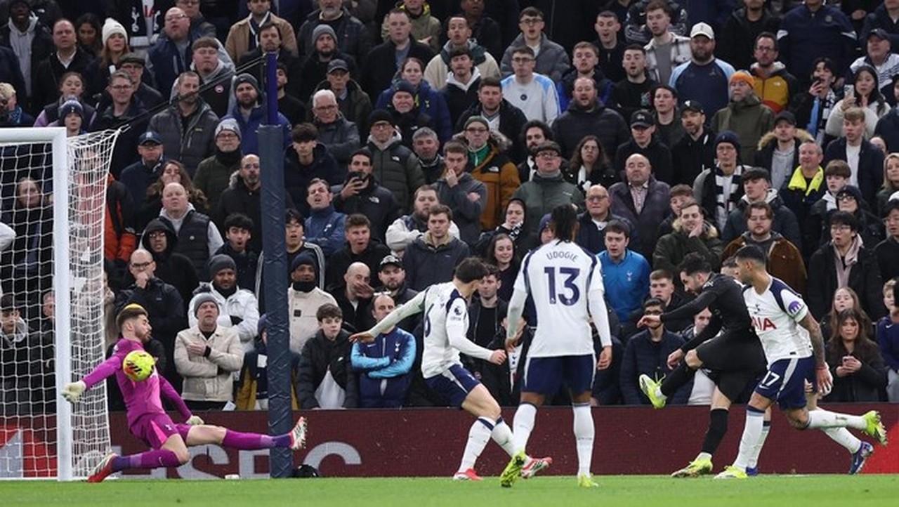 Babak Pertama Liga Inggris: Manchester City Ungguli Tottenham Hotspur 2-0 Berkat Gol Cherki dan Semenyo