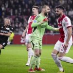 Debut Maarten Paes di Ajax: Puas dengan Penyelamatan, Akui Belum di Performa Puncak
