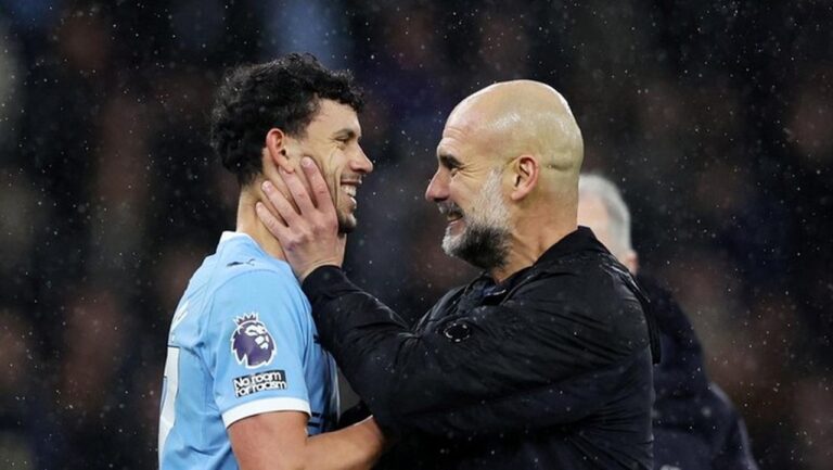 Pep Guardiola: Nikmati Koktail dan Liburan, Beban Kini di Pundak Arsenal Pep Guardiola: Nikmati Koktail dan Liburan, Beban Kini di Pundak Arsenal