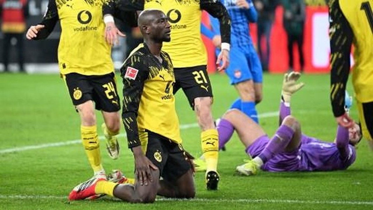 Drama Lima Gol: Guirassy Brace Bawa Dortmund Kalahkan Heidenheim 3-2 Drama Lima Gol: Guirassy Brace Bawa Dortmund Kalahkan Heidenheim 3-2
