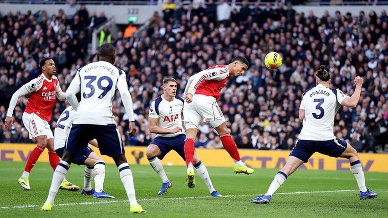 Babak Pertama Tottenham vs Arsenal Imbang 1-1, Gol Eze Dibalas Kolo Muani