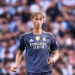 Dean Huijsen Minta Maaf Usai Repost Konten Rasis di Instagram