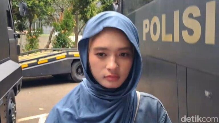 Eks Sopir Inara Rusli Diperiksa Bareskrim Polri sebagai Saksi Kasus Dugaan Akses Ilegal CCTV Eks Sopir Inara Rusli Diperiksa Bareskrim Polri sebagai Saksi Kasus Dugaan Akses Ilegal CCTV