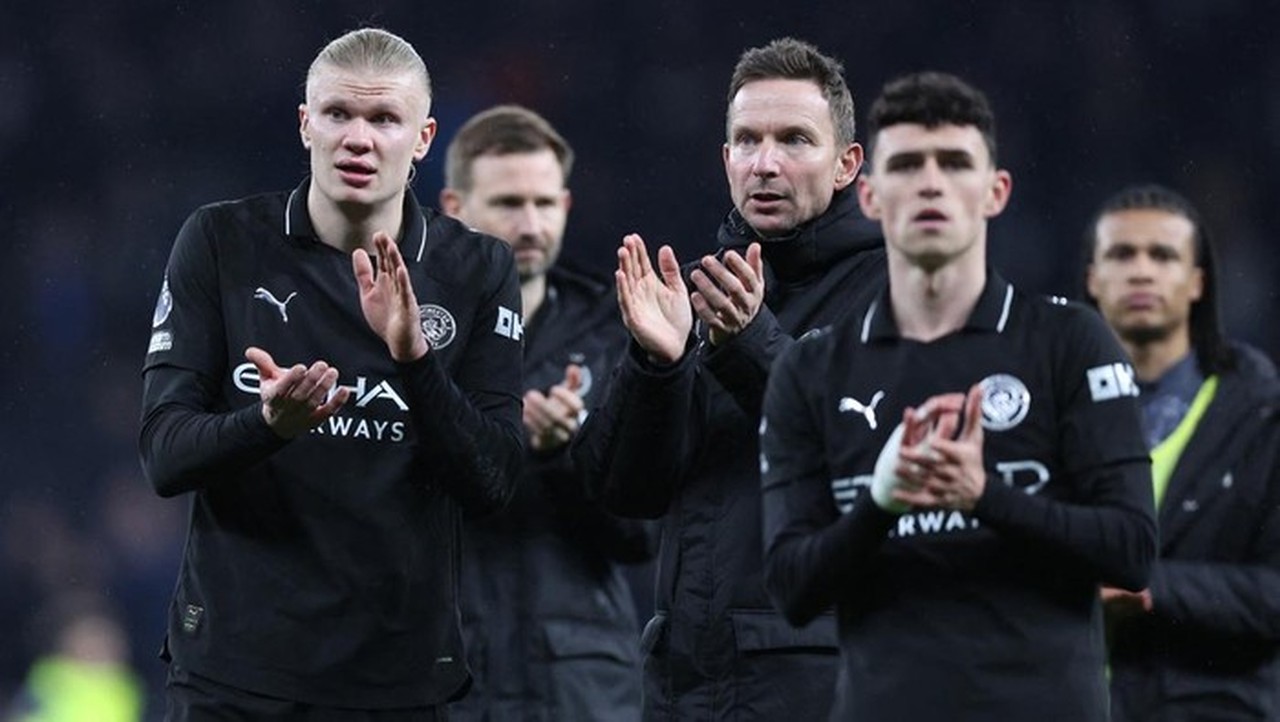 Manchester City Tertinggal 6 Poin dari Arsenal, Pep Guardiola Enggan Menyerah di Premier League Manchester City Tertinggal 6 Poin dari Arsenal, Pep Guardiola Enggan Menyerah di Premier League