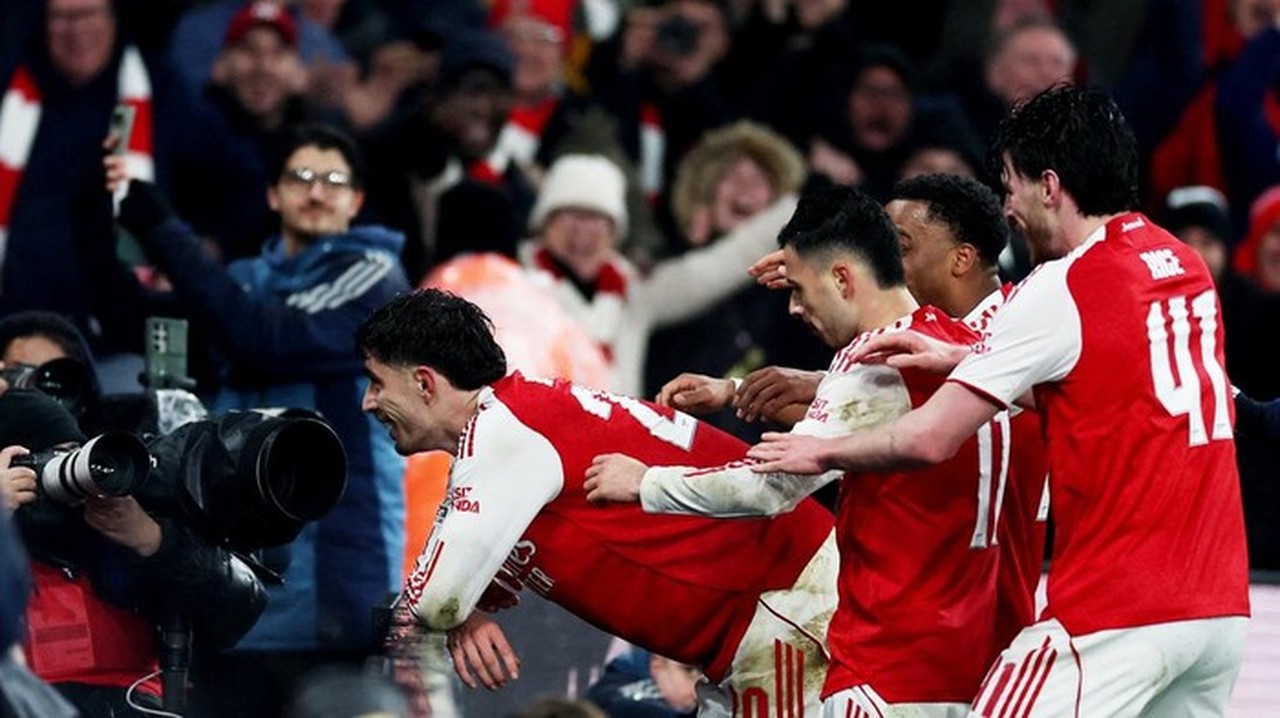 Declan Rice Tegaskan Arsenal Punya Keinginan Kuat Raih Trofi Carabao Cup Setelah 33 Tahun Declan Rice Tegaskan Arsenal Punya Keinginan Kuat Raih Trofi Carabao Cup Setelah 33 Tahun