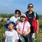 Aden Bajaj Ungkap Perbedaan Mencolok Ketiga Anaknya: Putri Hobi Tampil, Putra ‘Alergi’ Kamera