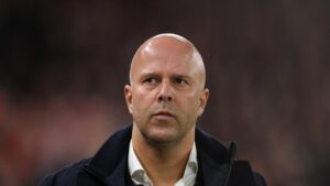 Arne Slot Dituding Sesat, Jamie O’Hara: Trofi Lebih Penting dari Gaya Bermain